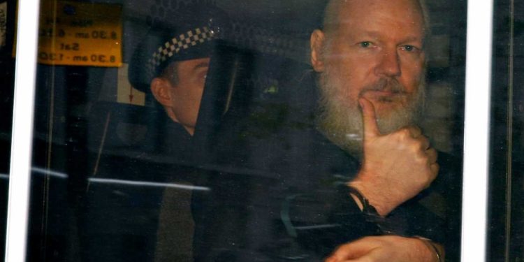 EEUU espera extradición Assange para juzgarlo por espionaje