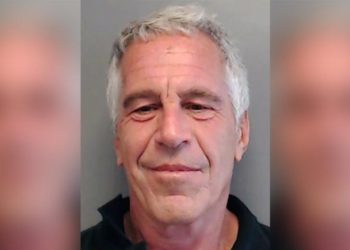 Multimillonario estadounidense Jeffrey Epstein se suicidó en prisión