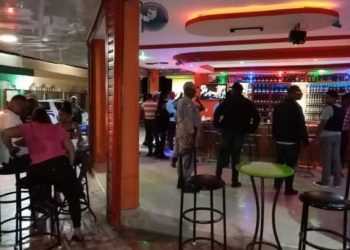 Cierran negocios expendio bebidas alcohólicas por venta a menores