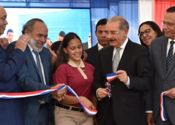 1,260 estudiantes se beneficiarán con entrega nuevo liceo y escuela básica en Salcedo