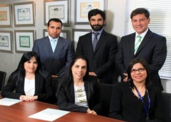 Funcionario Bolsa de Valores protagoniza escándalo en tienda licorera