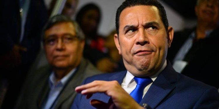 Guatemaltecos ponen fin a legado de Jimmy Morales