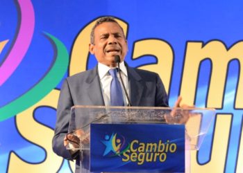 Radhamés Segura advierte confrontación interna sacará al PLD del gobierno