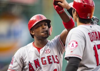 Lesión en rodilla saca de juego a Upton