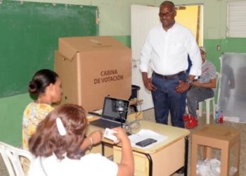 Alcalde Alfredo Martínez destaca simulacro voto automatizado
