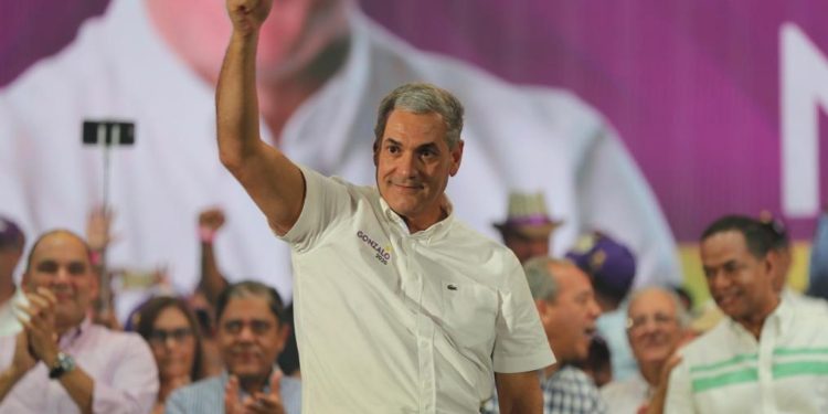 Dirigentes peledeístas se alinean en respaldo Gonzalo Castillo