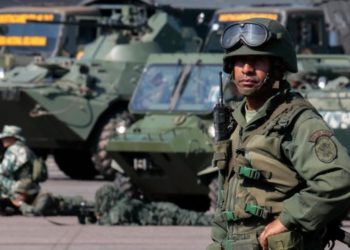 ¡Tensión entre Venezuela y Colombia! Maduro ordena movilizar tropas a frontera