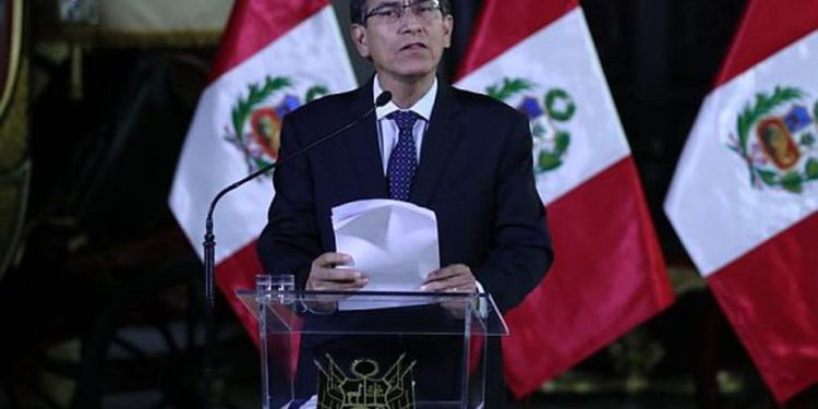 Presidente peruano disuelve Congreso y llama a elecciones parlamentarias