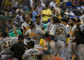 Las Águilas vencen los Toros en su casa