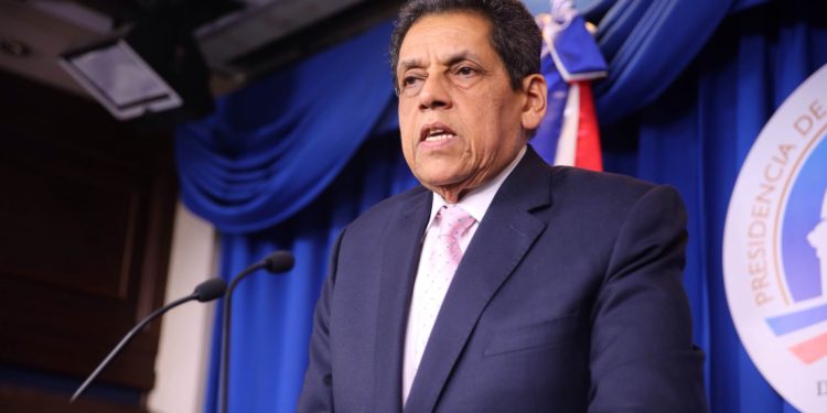 César Pina Toribio renuncia al PLD tras 30 años de militancia partidaria