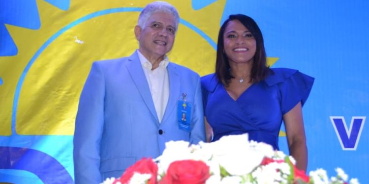 DXC proclama a periodista Diulka Pérez candidata a diputada en DN