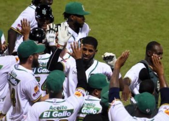 Domingo Leyba decisivo triunfo Estrellas sobre Gigantes