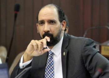 Inicia éxodo de leonelistas del PLD; renuncia diputado Merán