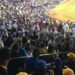 Grupo vocifera ‘ladrón, ladrón, ladrón’ a Camacho en Estadio Quisqueya