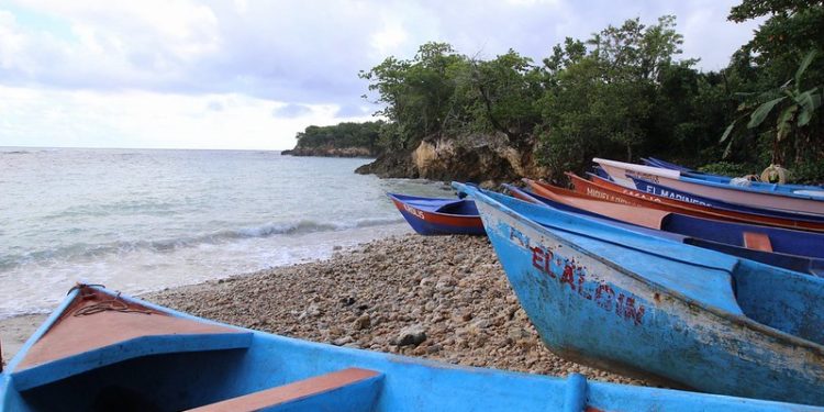 Presidente Medina apoya proyecto beneficiará 400 pescadores en María Trinidad Sánchez
