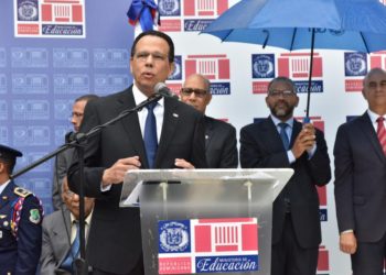 Ministro Educación valora informe IDEC sobre logros y desafíos Revolución Educativa