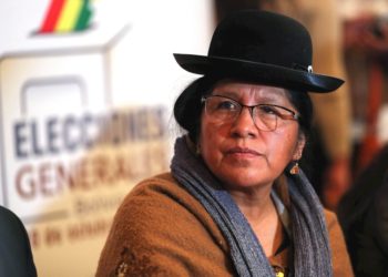 Desatan casería contra funcionarios cercanos a Evo Morales