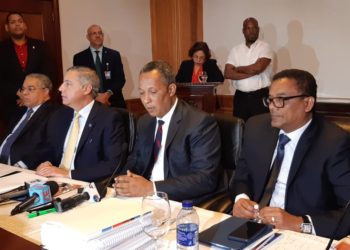 Ministro Hacienda: «Gobierno no puede atender demandas de mayor asignación presupuestaria»