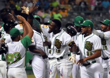 Estrellas Orientales vencen a los Toros