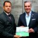 Abinader firma compromiso con sectores sociales y económicos de San Cristóbal