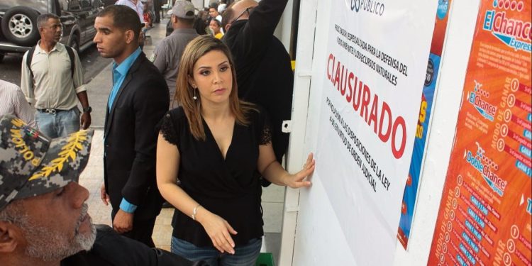 Fiscalía DN clausura establecimientos por ruidosos