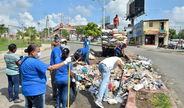 ADN realiza amplio operativo de limpieza en toda la capital