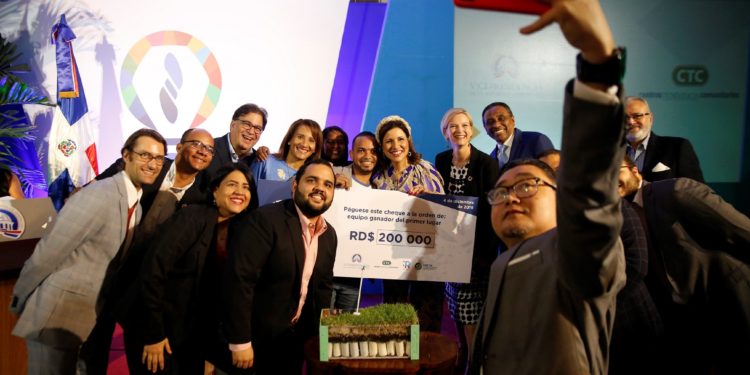 Vicepresidencia premia ganadores sexta edición Innovapp 2019