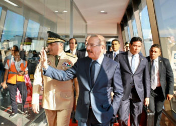 Presidente Medina regresa al país tras participar cumbre COP25