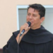 Familia menor abusada por sacerdote desmiente busque acuerdo con acusado