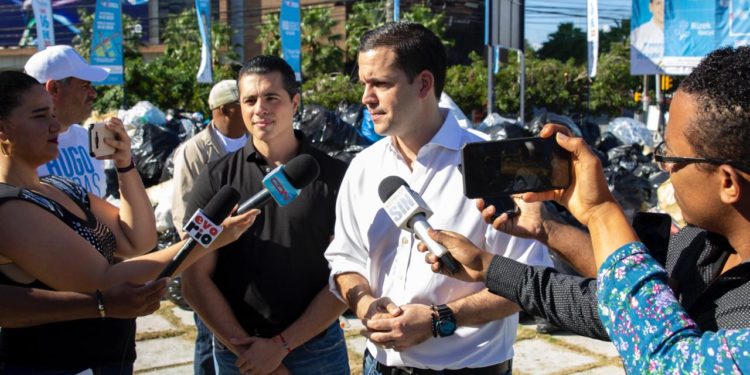 Iniciativa «plásticos por juguetes» moviliza a capitaleños