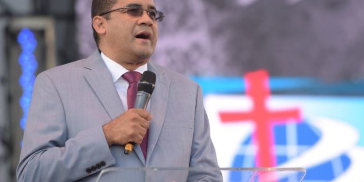 Pastor Molina Sánchez pide comunidad cristiana no votar por Faride Raful