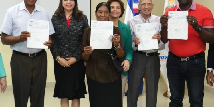 Inavi entrega un millón 500 mil pesos a 368 jubilados