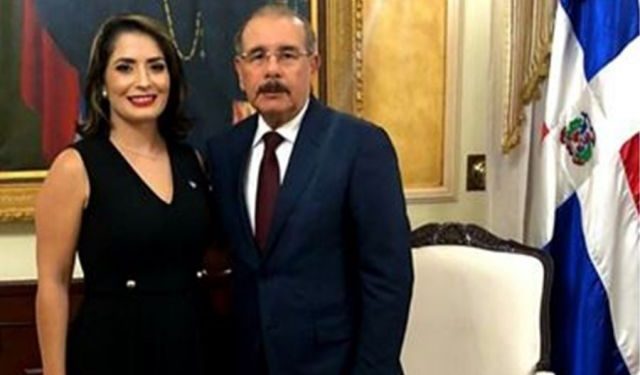 Embajadora Marjorie Espinosa presenta plan de trabajo al presidente Medina