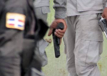 Suspenden agentes policiales ultimaron dos delincuentes La Romana
