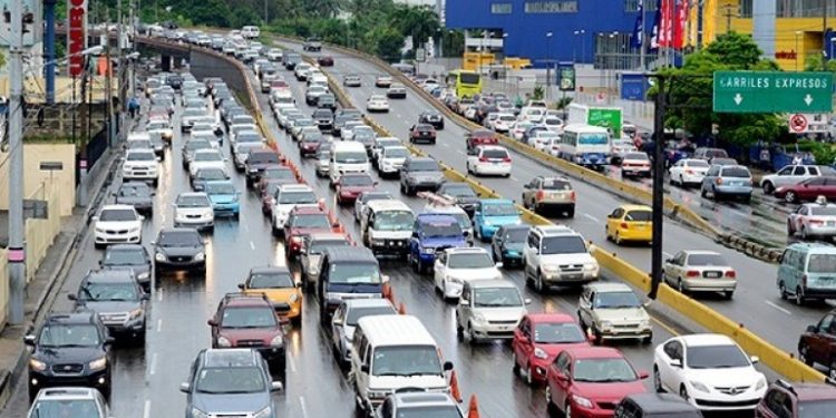 Leonel promete construir infraestructuras viales descongestionar tránsito