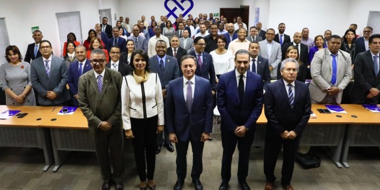 Capacitan fiscales en materia crímenes y delitos electorales
