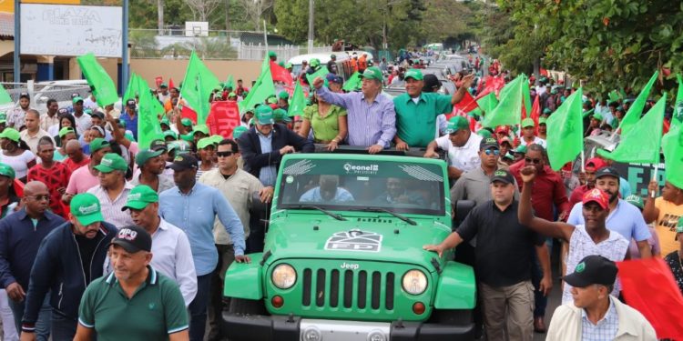 Fernández valora de impresionante respaldo recibido en Monte Plata