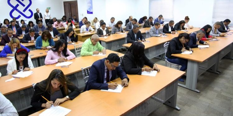 MP fortalece carrera con pruebas conocimiento técnico aspirantes fiscales
