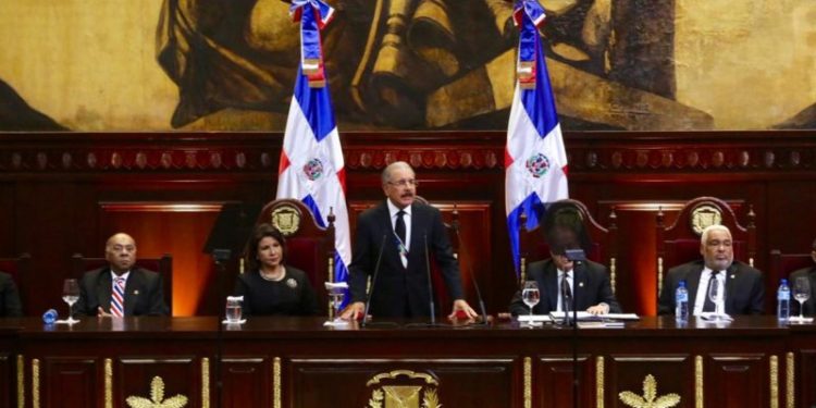 Legisladores opositores no participarán rendición cuentas presidente Danilo Medina