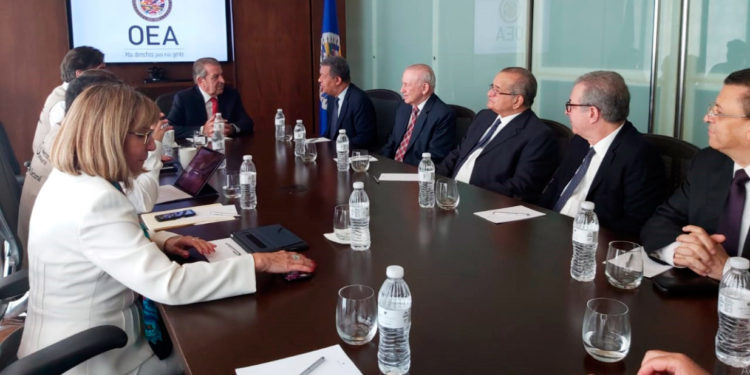 Leonel trata con misión observadores OEA situación electoral RD