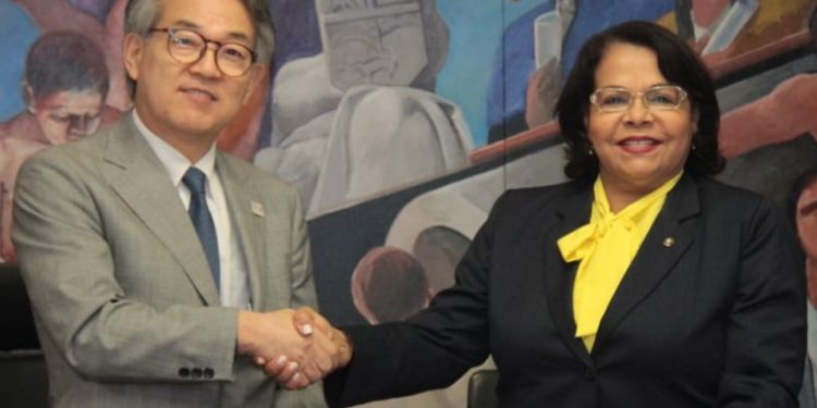 Gobierno Japón dona US$73 mil a UASD proyecto escuela de música