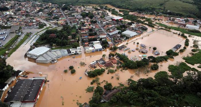 Aumentan víctimas mortales por inundaciones en Brasil