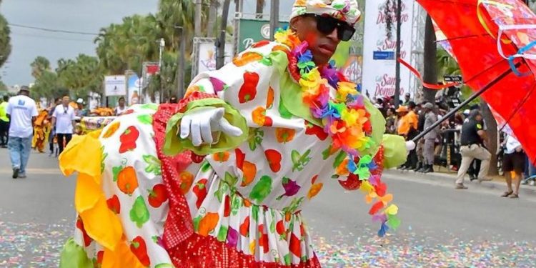 Folclore y color en el carnaval de Santo Domingo 2020