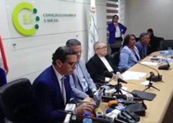 CES y políticos acuerdan incluir representación jóvenes manifestantes al diálogo