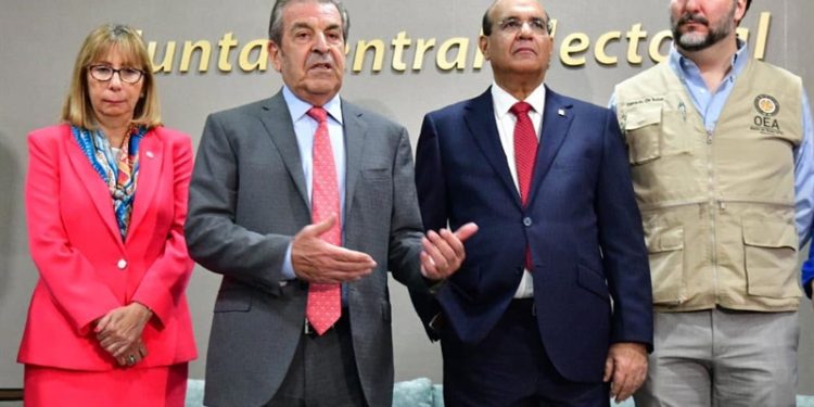 Miembros Comité Político piden OEA rendir informe antes elecciones mayo