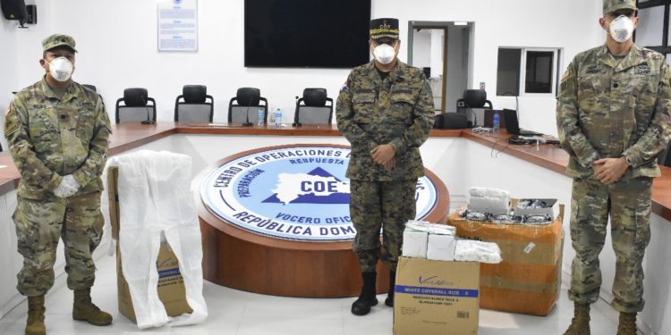 Embajada EEUU dona equipos protección personal a COE