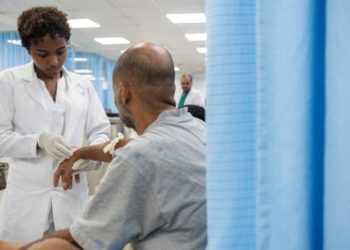 Denuncia clínicas piden depósito RD$200 mil atender paciente con coronavirus