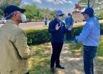 Gonzalo coordina acciones contra coronavirus en Santiago