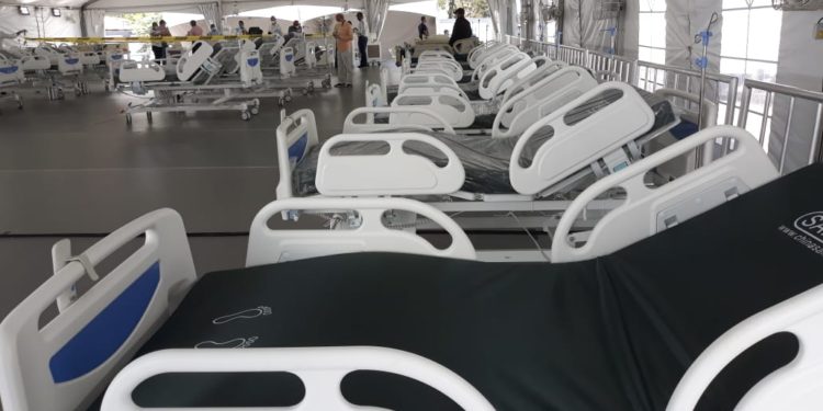 Abinader entrega hospital provisional en La Vega