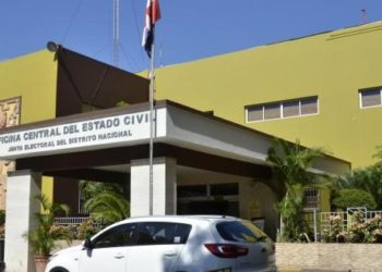 Regidor electo se querella contra presidenta Junta Electoral DN